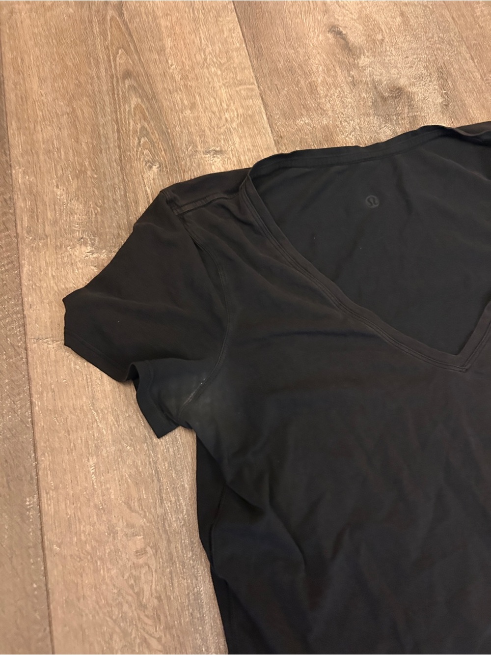 Lululemon Women's Black V-Neck Short Sleeve Top - Picture 2 of 3